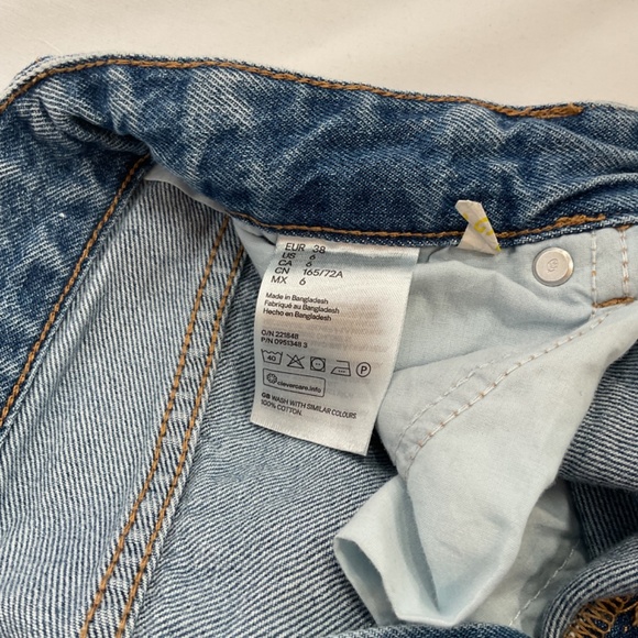 H&M Blue Denim Jeans Hi Rise Loose Fit Size 6 100% Cotton No Stretch Distressed - Picture 9 of 10